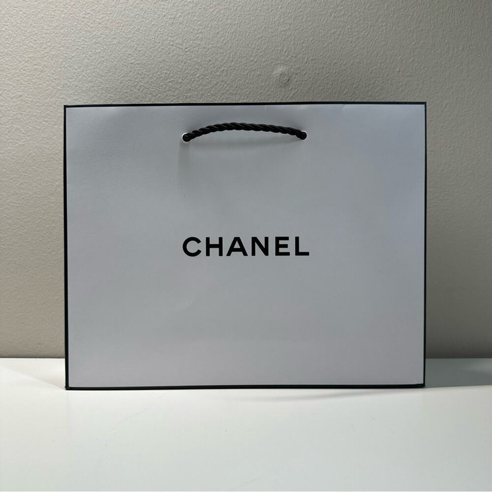 Chanel | Gift Bag | White/Black | W10 x H7.75 x D3 Inch
